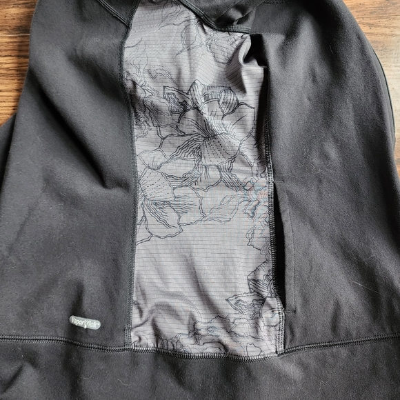 The North Face VaporWick Athletic Jacket - Picture 10 of 12